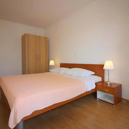 Palma In Strandnaehe Mit Garten Grill Apartment Porec