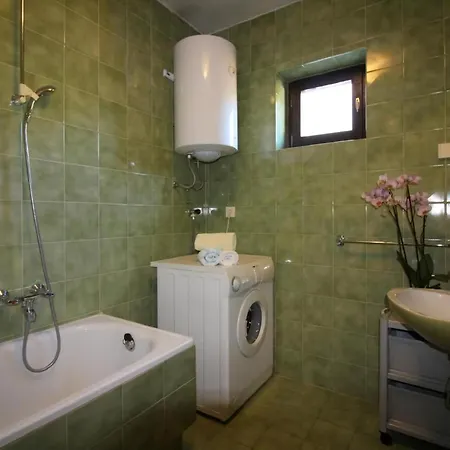 Apartment Palma In Strandnaehe Mit Garten Grill Porec