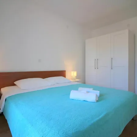 Palma In Strandnaehe Mit Garten Grill Apartment Porec